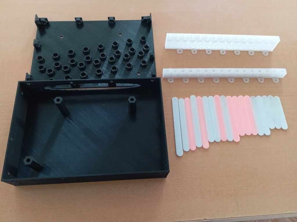 Настраиваемая хроматическая мбира/калимба