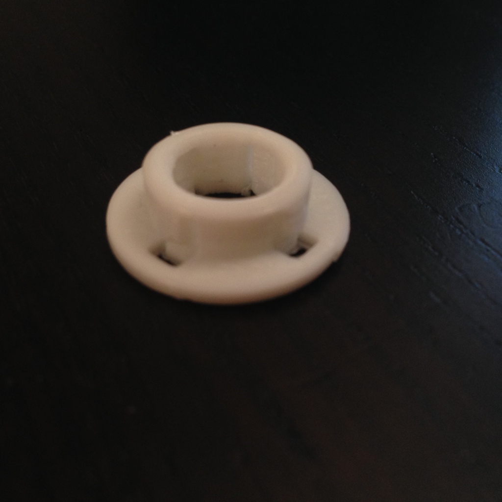 Крепеж петли капота для Toyota Highlander 2008