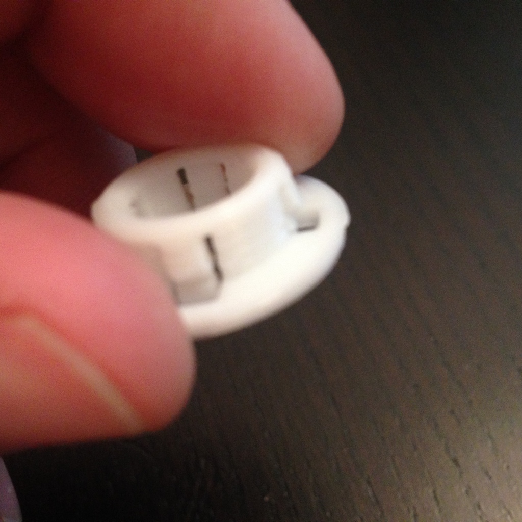 Крепеж петли капота для Toyota Highlander 2008