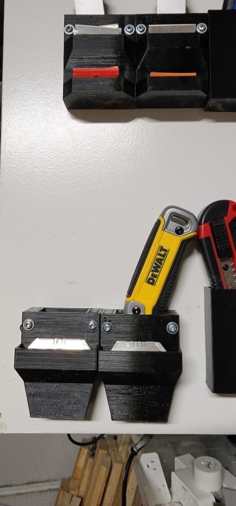 Держатель для ножей-утилит на стену