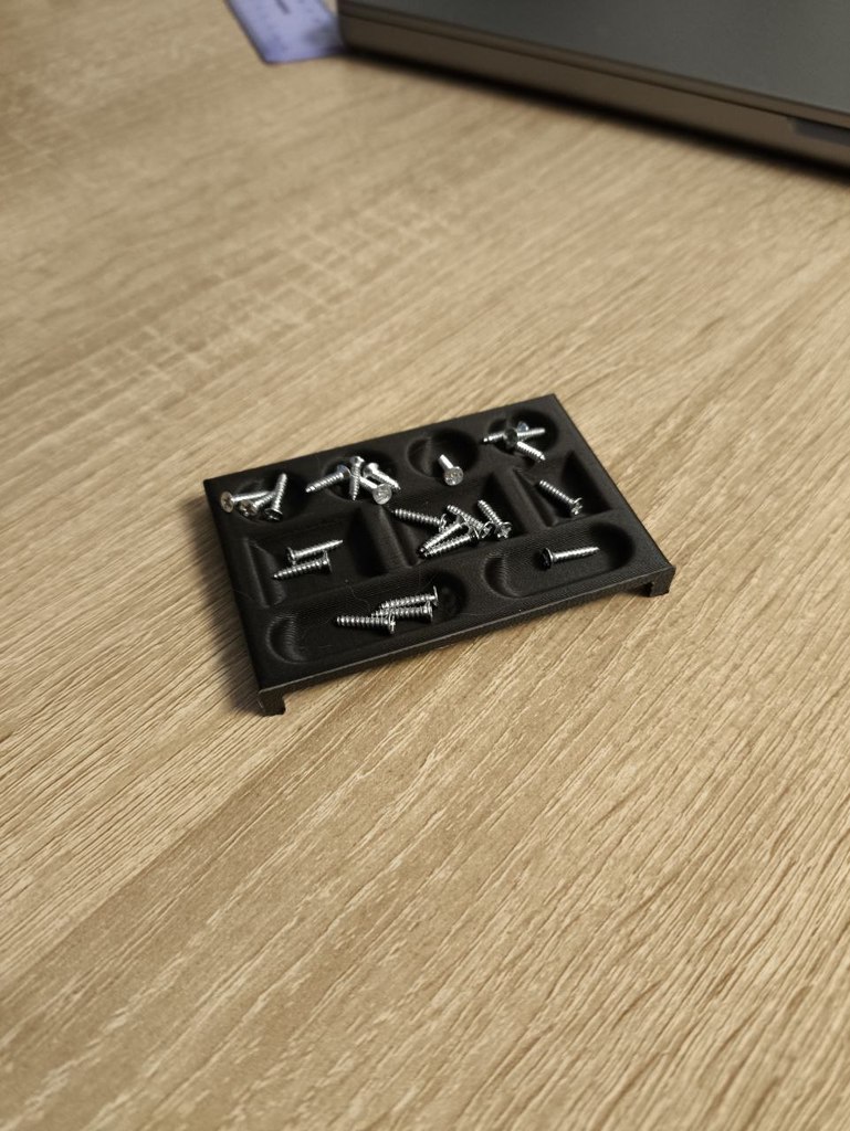 Органайзер для мелких деталей и винтов