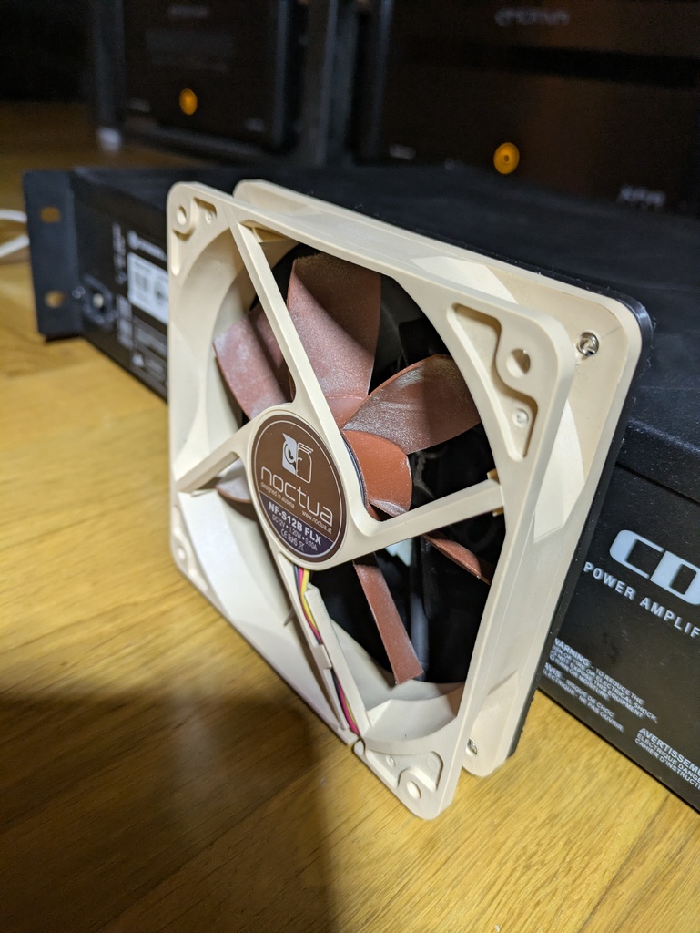 Адаптер для вентилятора 120x120 для усилителей Crown