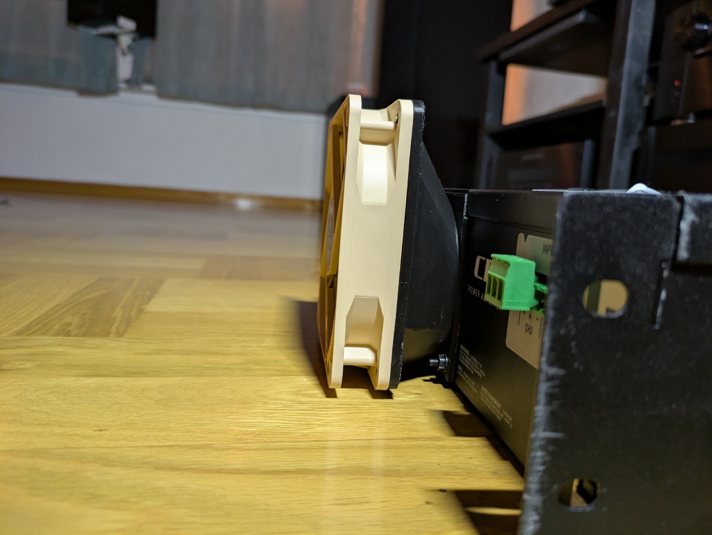 Адаптер для вентилятора 120x120 для усилителей Crown