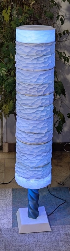 Лампа из пустых катушек - Lampadaire bobine