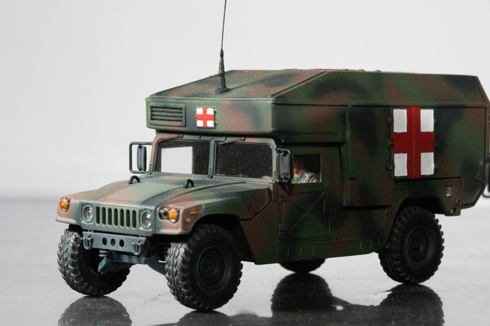 AM General M9973 HMMWV Военный Хамви Ambulance (Масштаб 1/48)