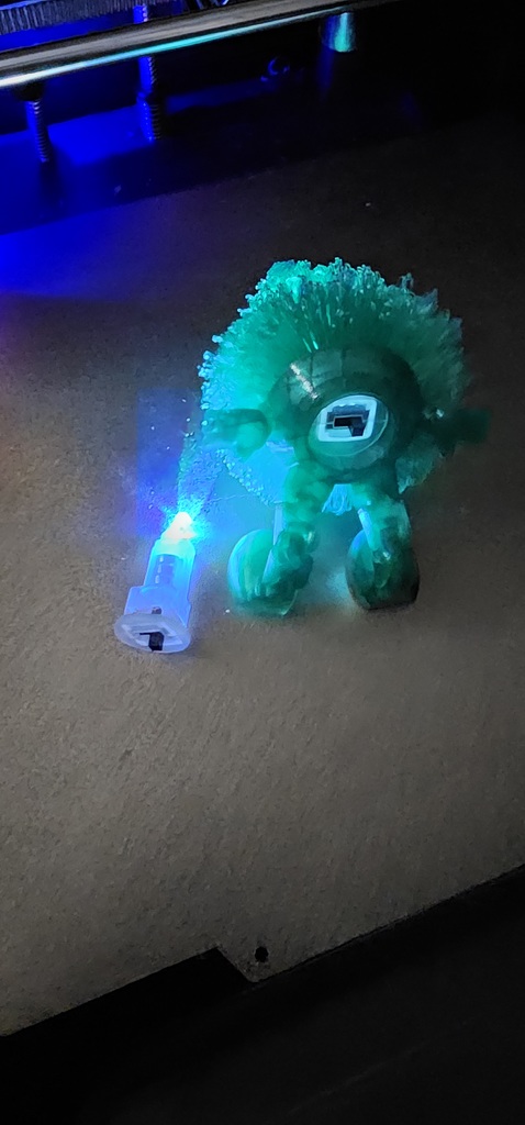 Новогодняя елка с подсветкой на ножках