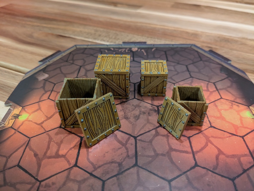 Открывающиеся ящики для настольных игр