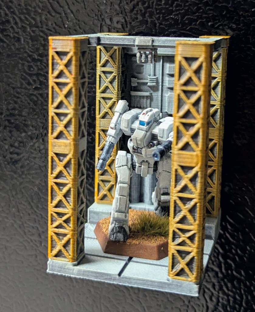 Модель механической кубической витрины