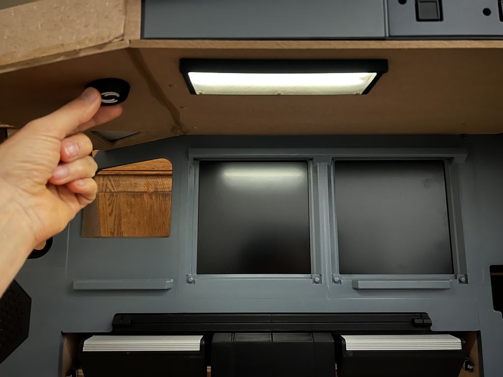 A320 MIP Фонари и Подсветка Tray