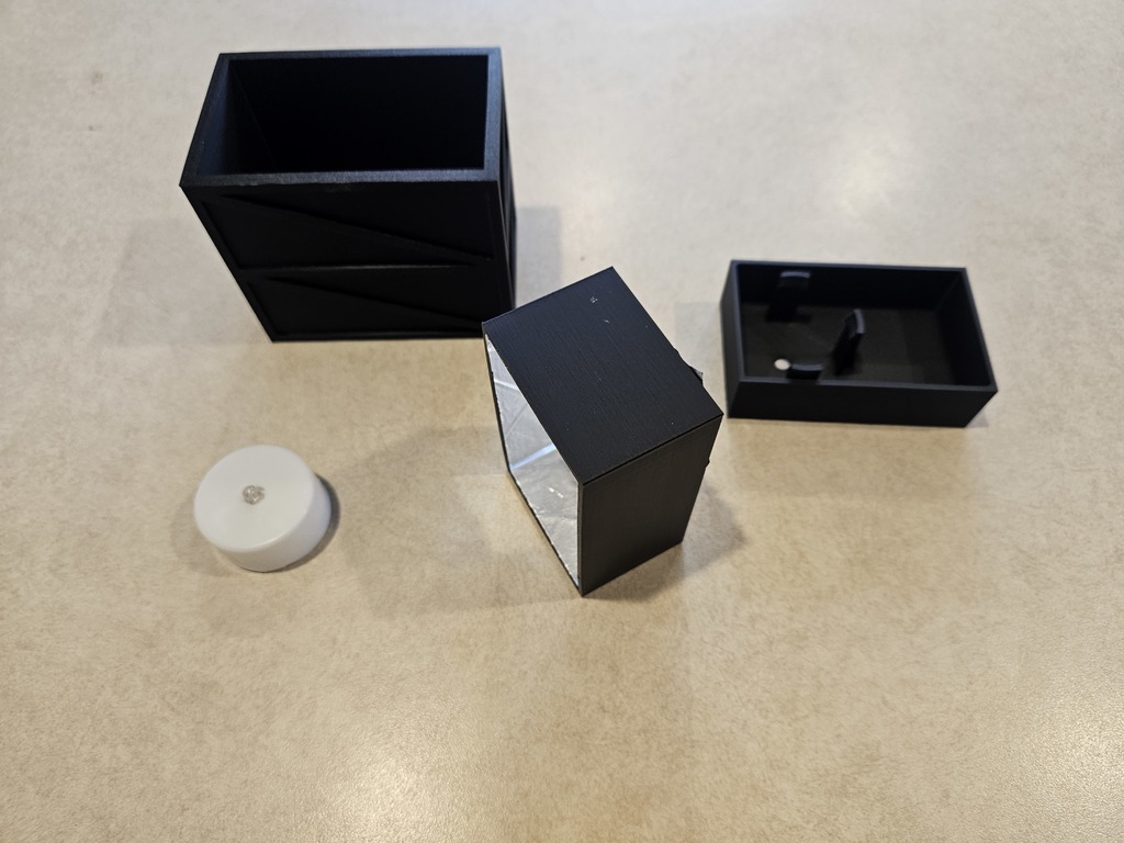 Рождественская игрушка «Вентиляция из «Крепкого орешка»