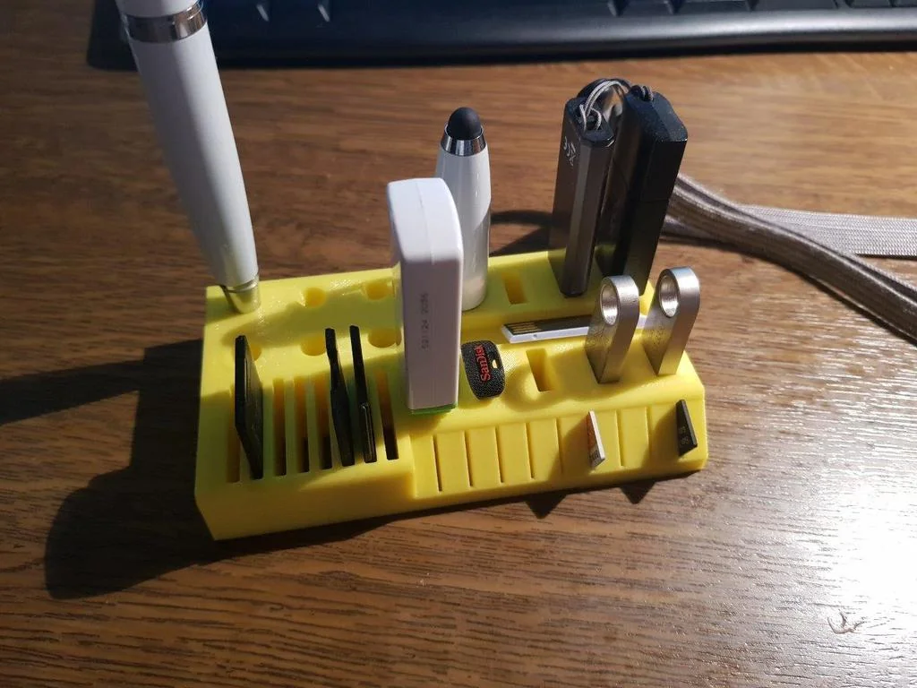 Органайзер для стола с USB и картами