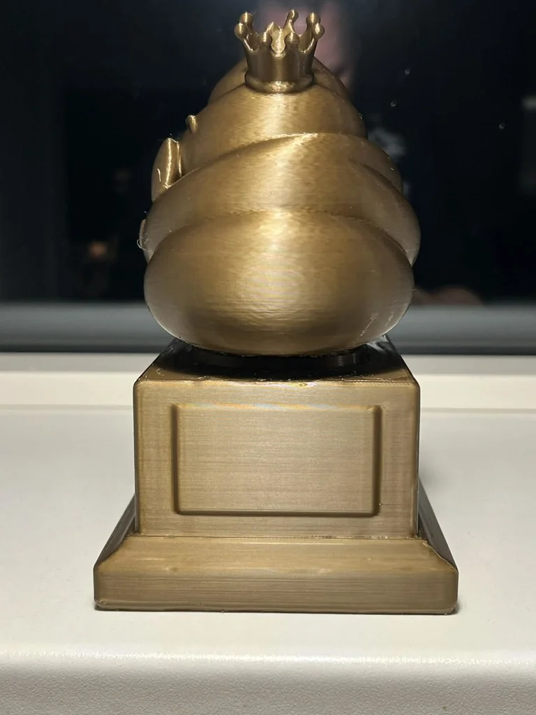 Трофей Emoji 'Король Какашка'