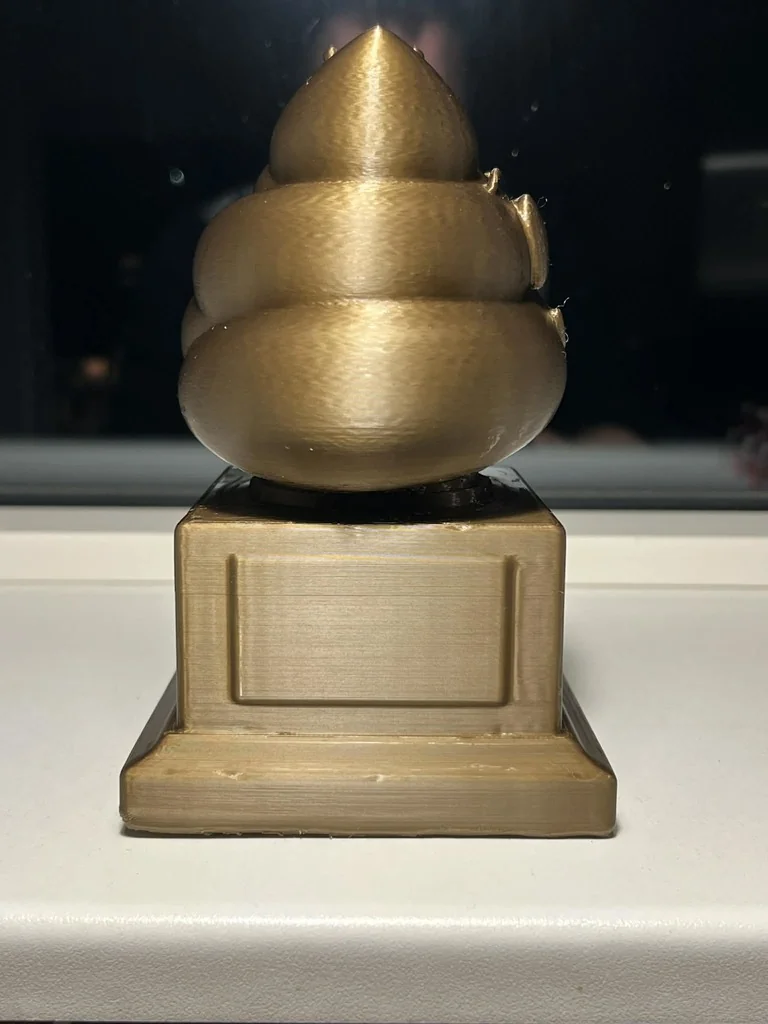 Трофей Emoji 'Король Какашка'