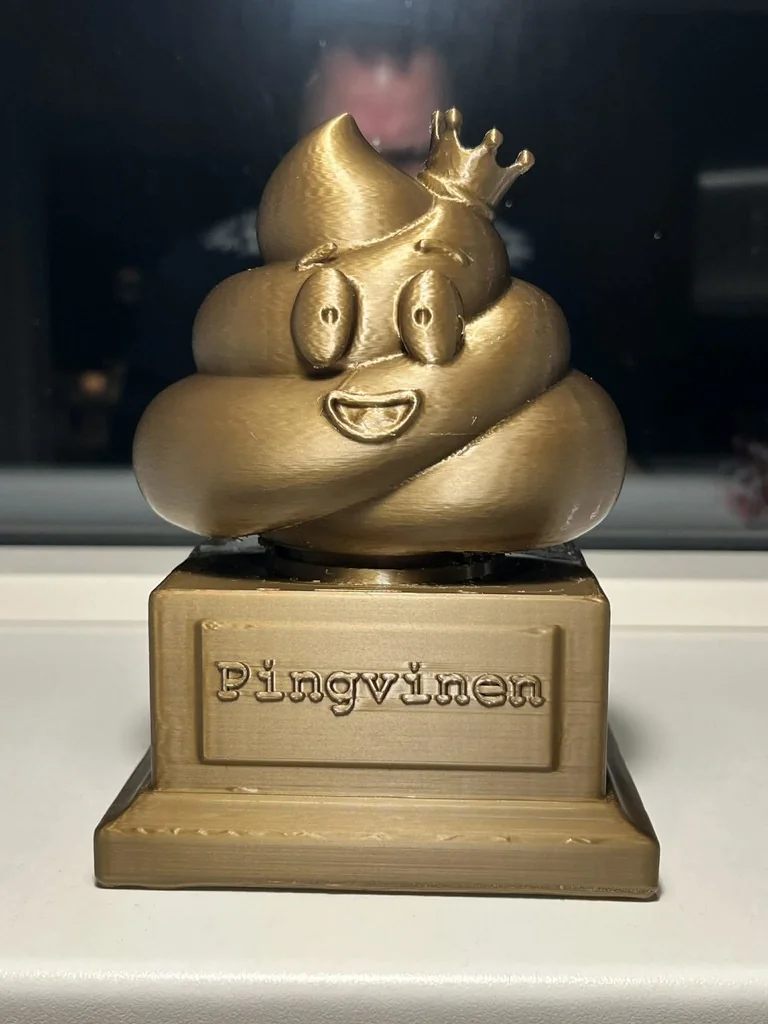 Трофей Emoji 'Король Какашка'