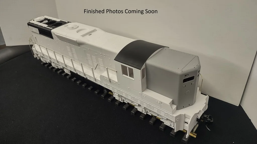 1:29 G Гаечный локомотив EMD SD7/9