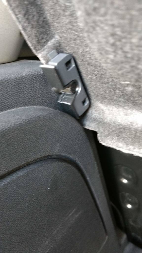 Зажим полки для Opel Corsa D