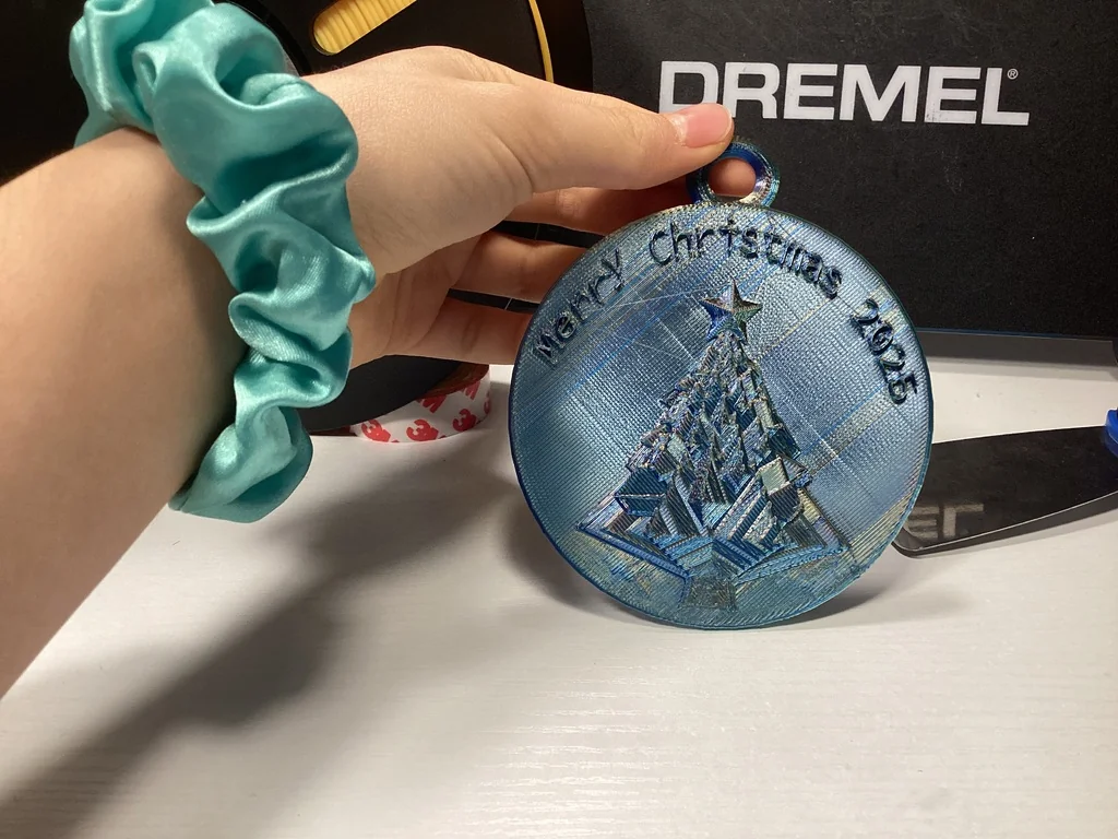  ornaments Merry Xmas 2025