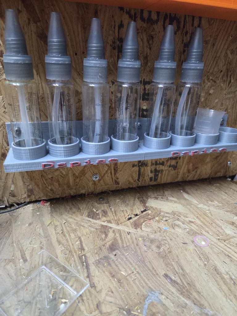 Держатели для бутылок с краской