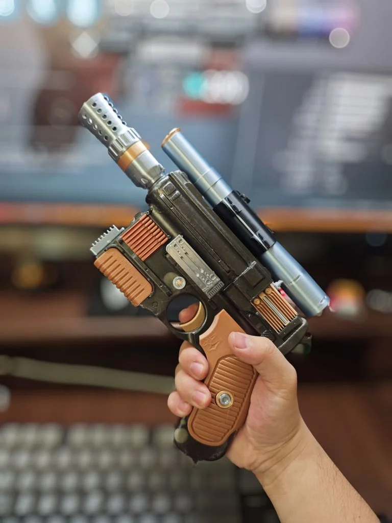 Модель DL-44 Uncivil Discourse