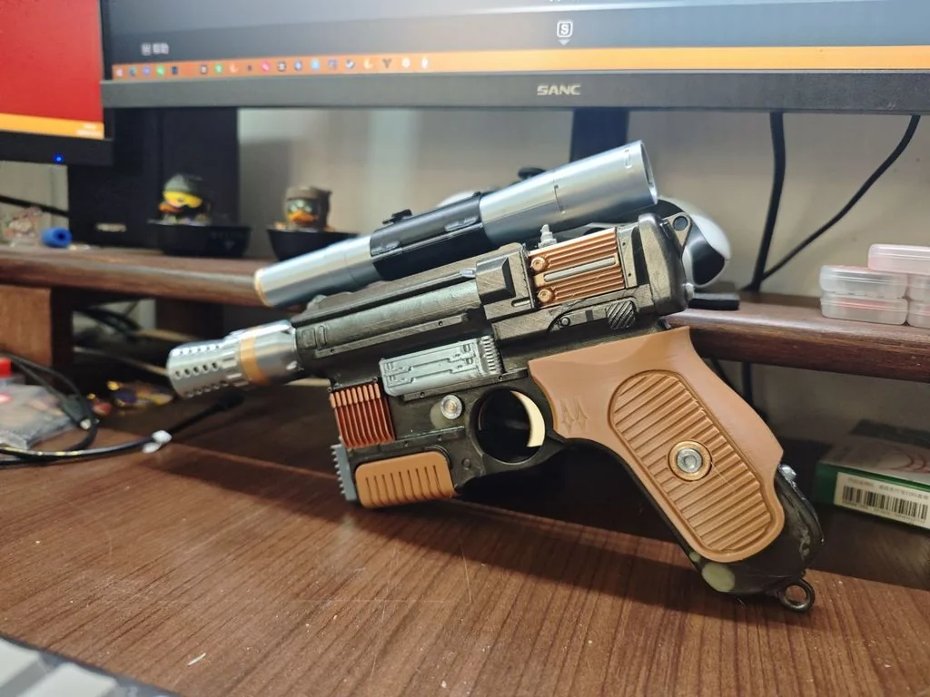 Модель DL-44 Uncivil Discourse