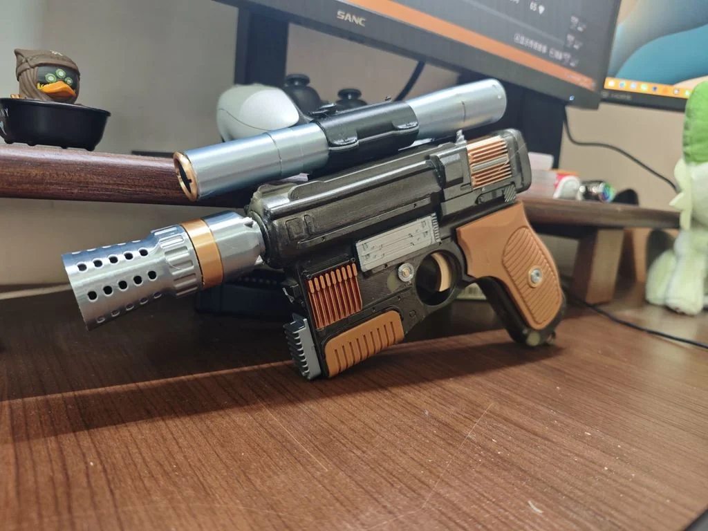 Модель DL-44 Uncivil Discourse