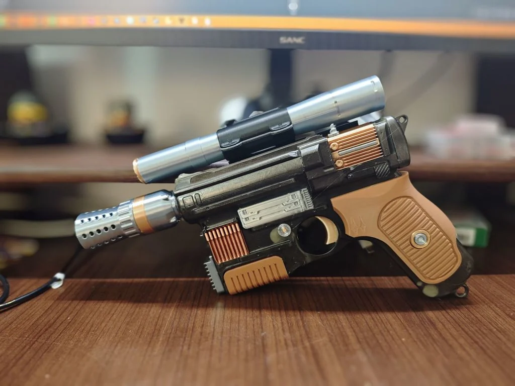 Модель DL-44 Uncivil Discourse