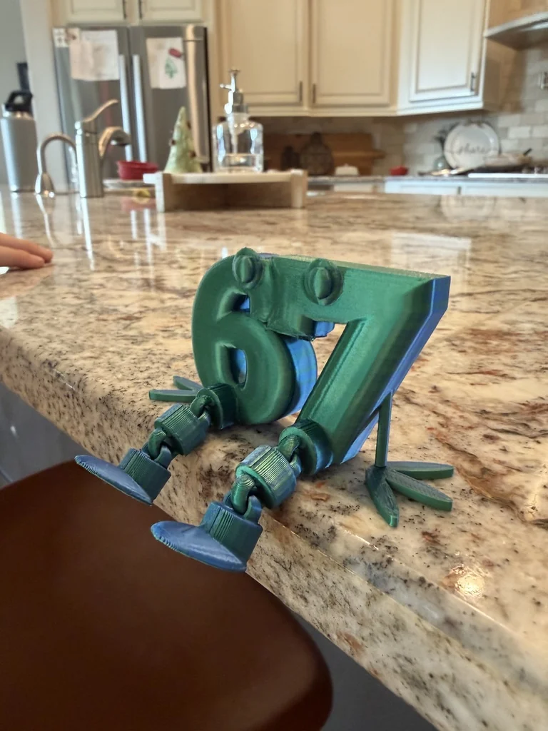 Модель Bubble 67 с ногами и руками