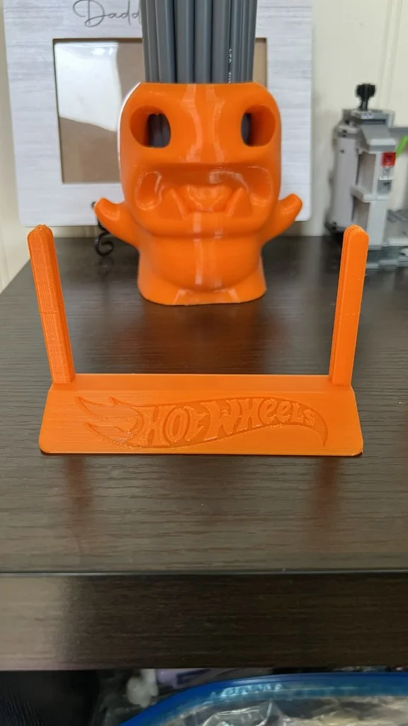 Подставка для Hot Wheels с логотипом