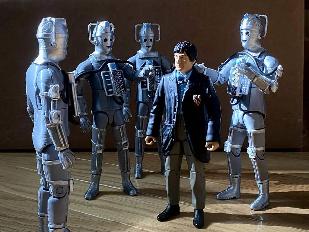 Фигура Кибермена из Доктор Кто - 'Колесо в Космосе'