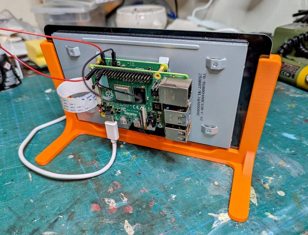 Подставка для Raspberry Pi Touch Display 2