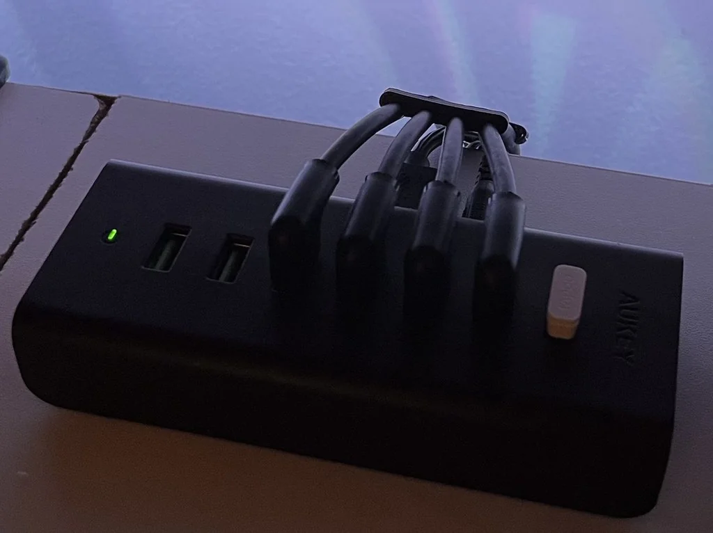 Органайзер для USB-кабелей на 4 порта