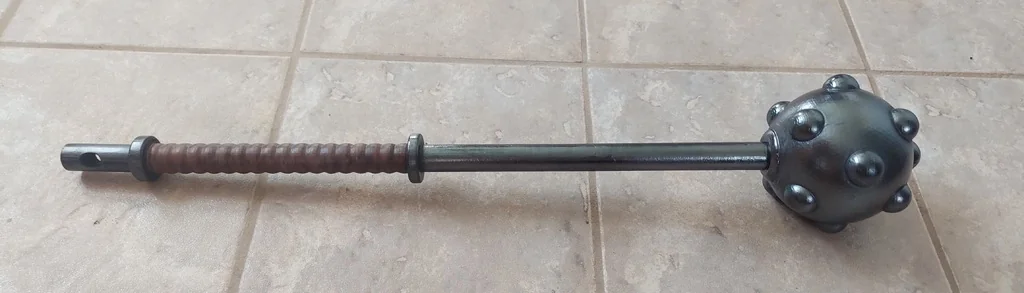 Боевой молот Алеены для D&D