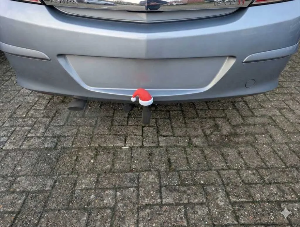 Накладка на фаркоп - Санта Шапка (Многоцветная)