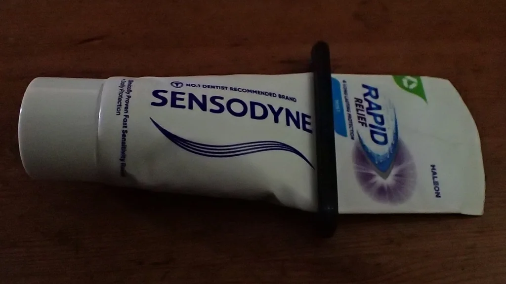 Держатель тюбиков для зубной пасты