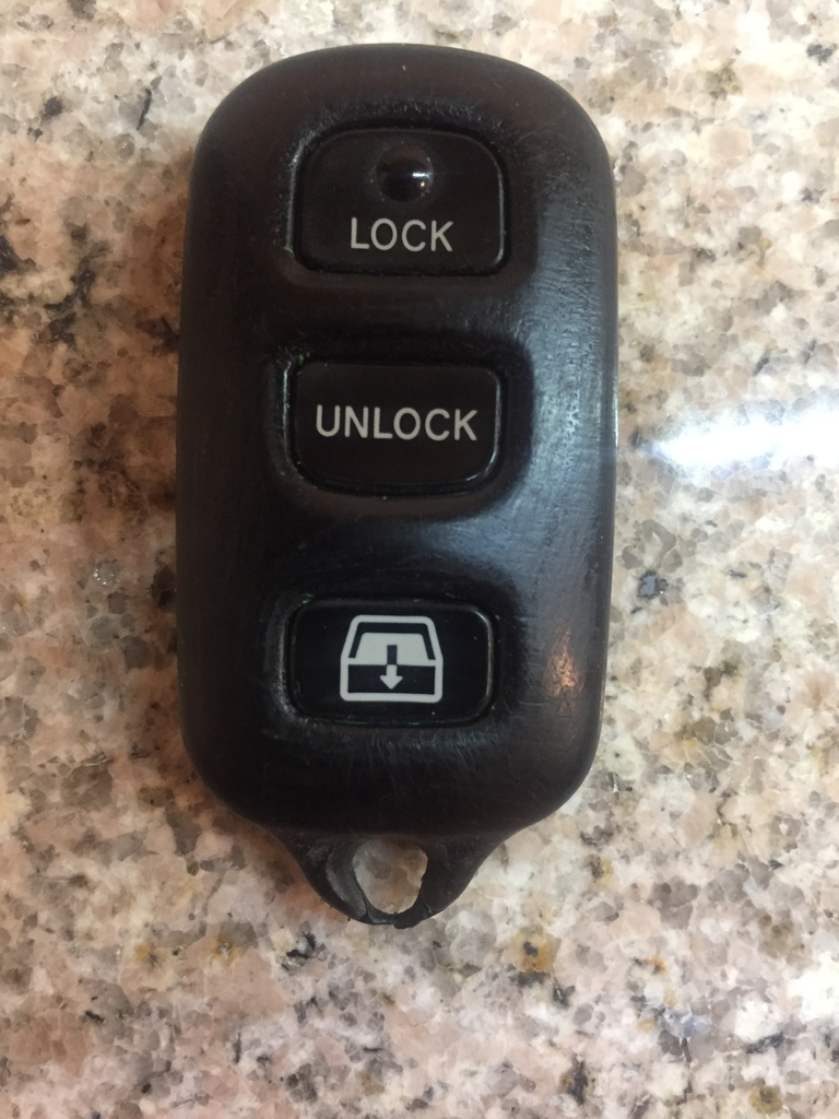 Кейс для ключа Toyota Sequoia 2004 года