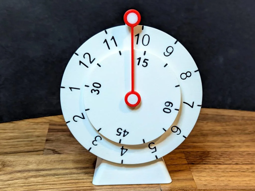 Инвертированные настенные часы