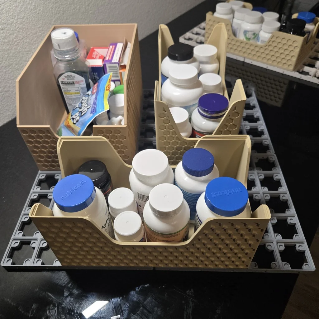 Коллекция мусорных контейнеров Gridfinity для ванных комнат