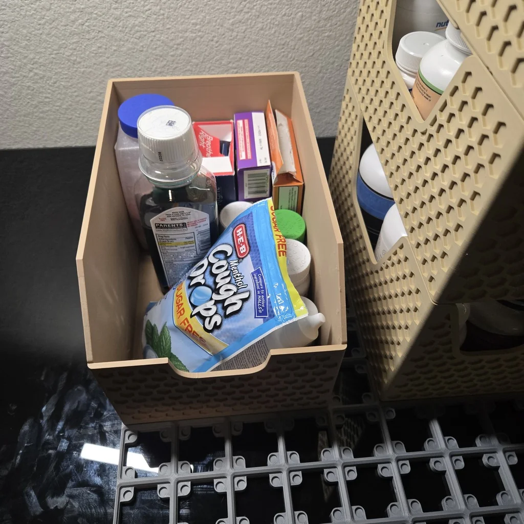 Коллекция мусорных контейнеров Gridfinity для ванных комнат