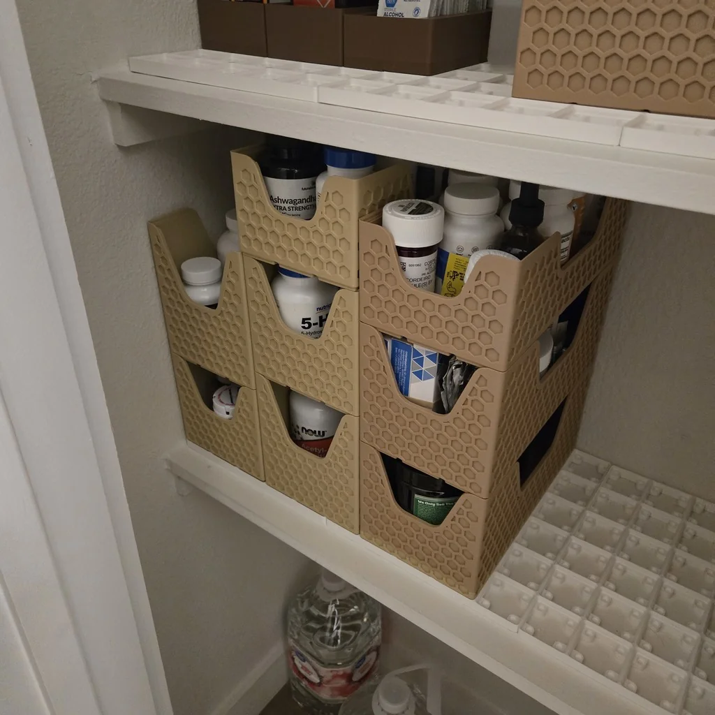 Коллекция мусорных контейнеров Gridfinity для ванных комнат