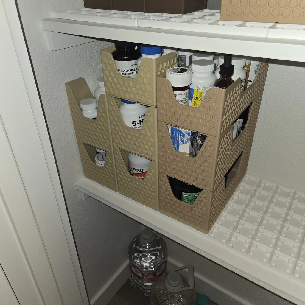 Коллекция мусорных контейнеров Gridfinity для ванных комнат