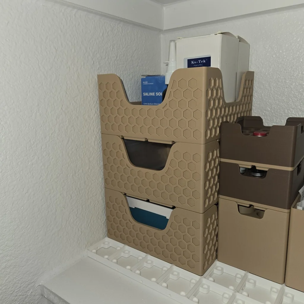 Коллекция мусорных контейнеров Gridfinity для ванных комнат