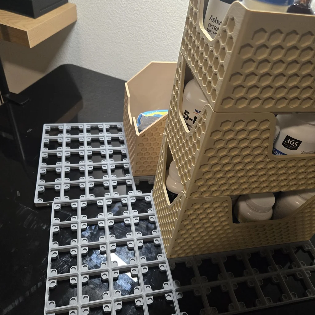 Коллекция мусорных контейнеров Gridfinity для ванных комнат