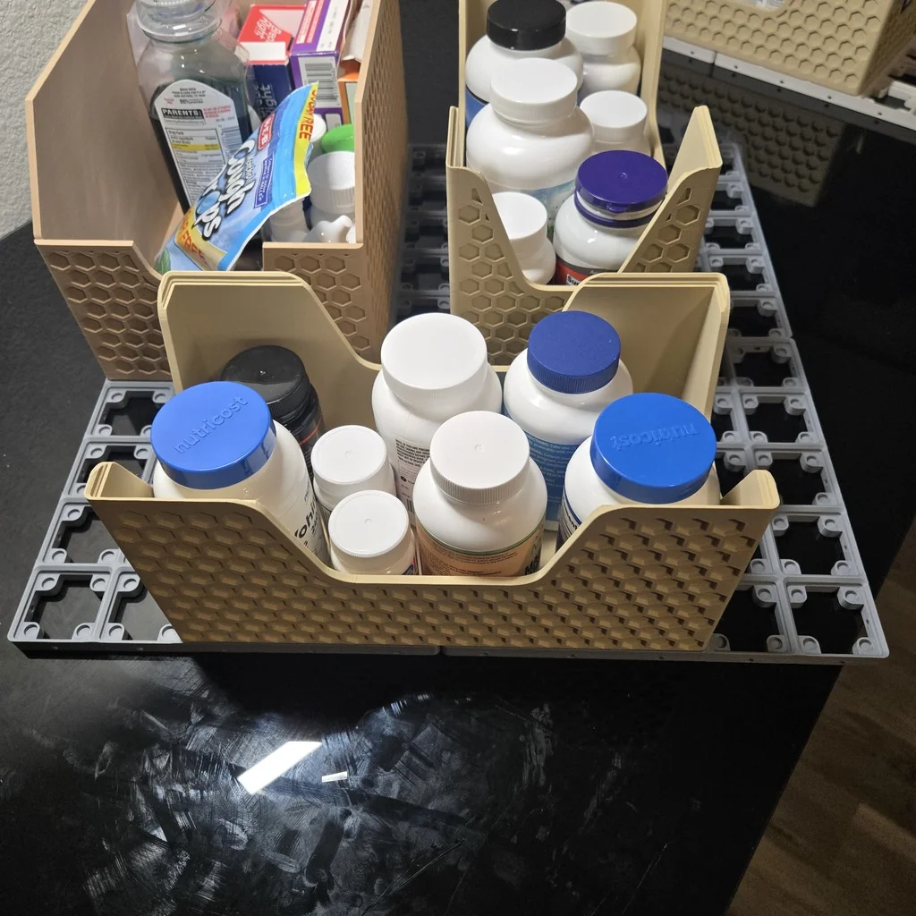 Коллекция мусорных контейнеров Gridfinity для ванных комнат