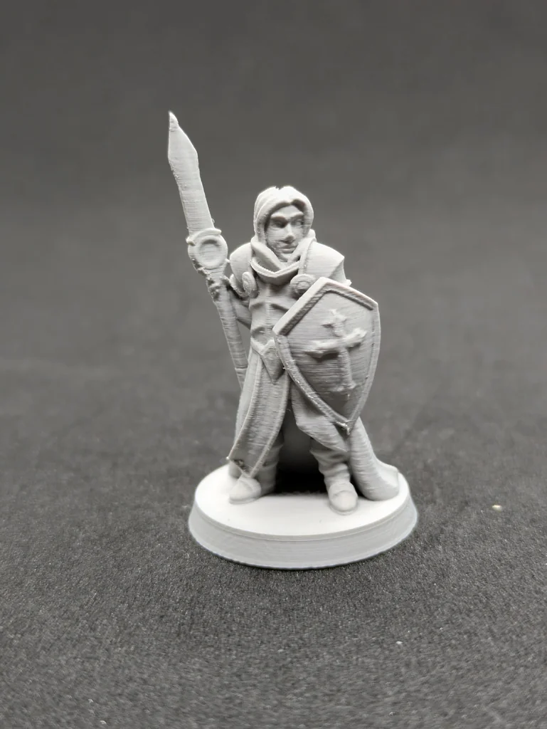 Миниатюра человека-клирика для FDM печати