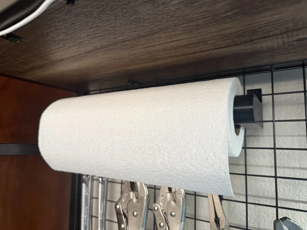 Держатель для рулона бумажных полотенец