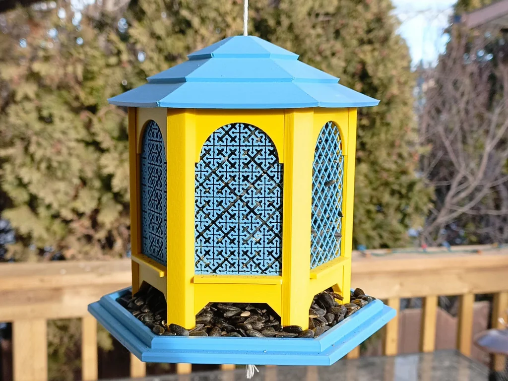 Гнездышко для птиц в стиле беседки