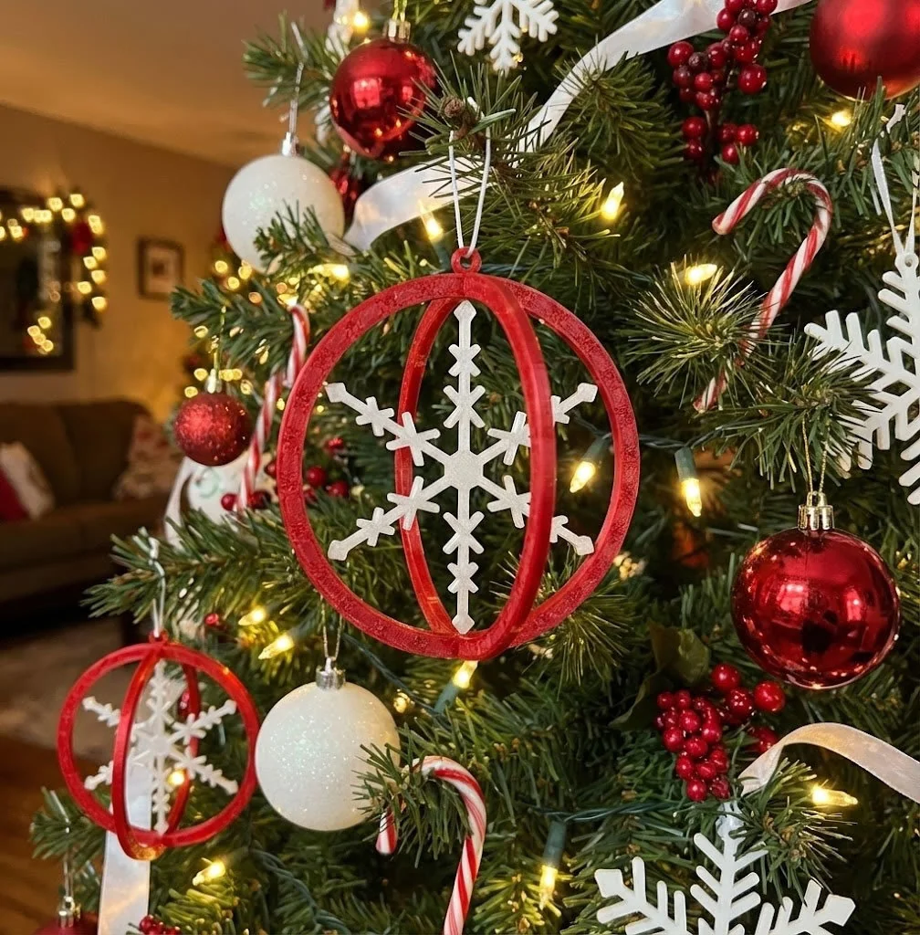 Украшение в форме снежинки - Праздничный декор