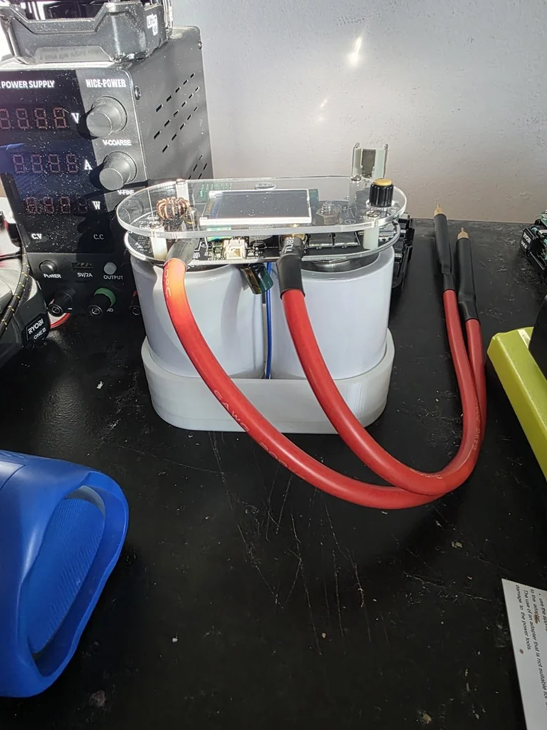 Подставка для точечной сварки суперконденсаторов