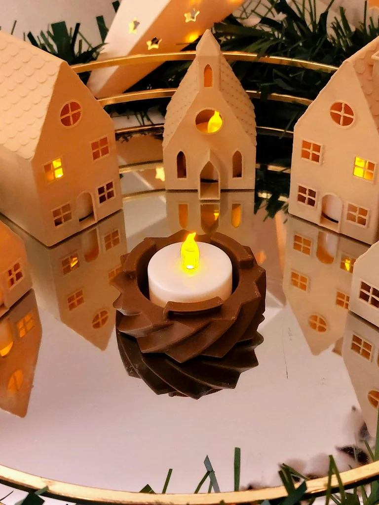 Спиральная елка: банка и светильник