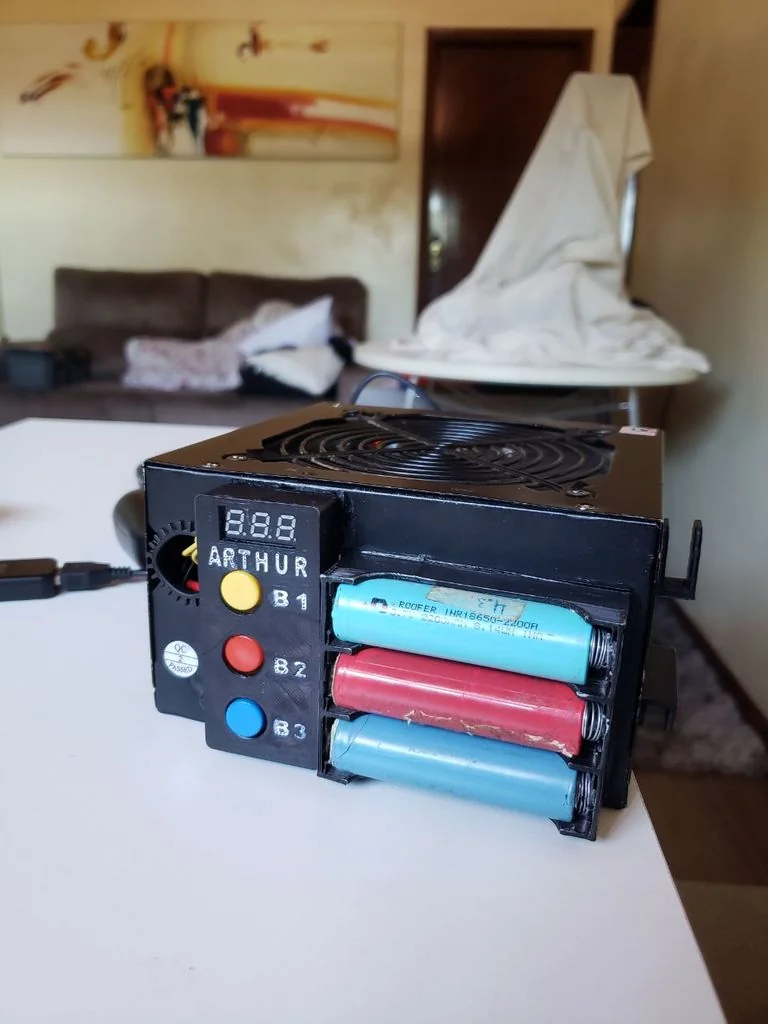 DIY Блок питания с зарядным устройством для 18650